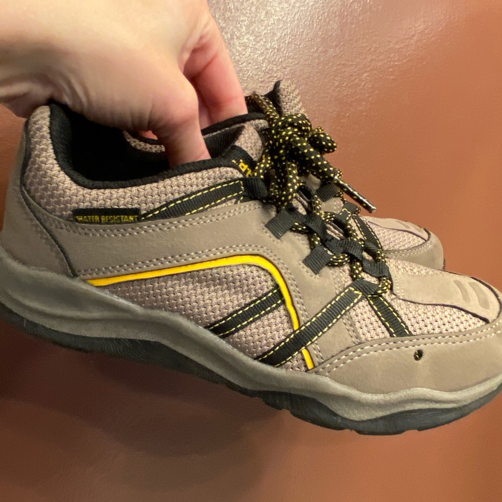M.A.P. Boys sz 4 sneaks outdoors/water resistant